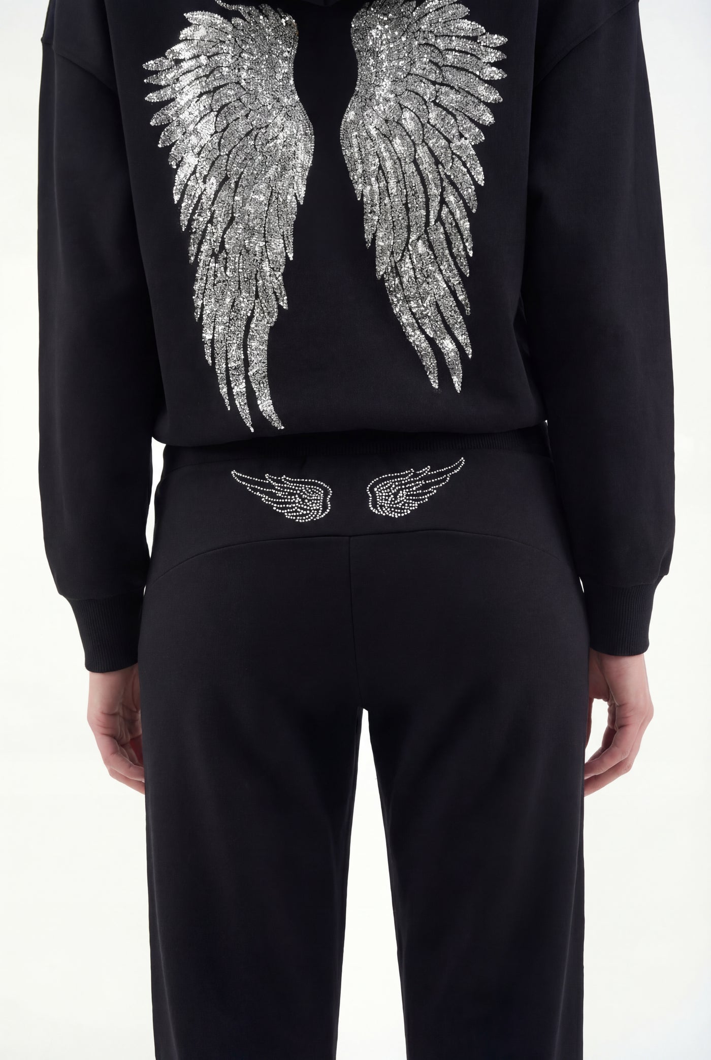 "WINGS" jogging noir｜SOWO