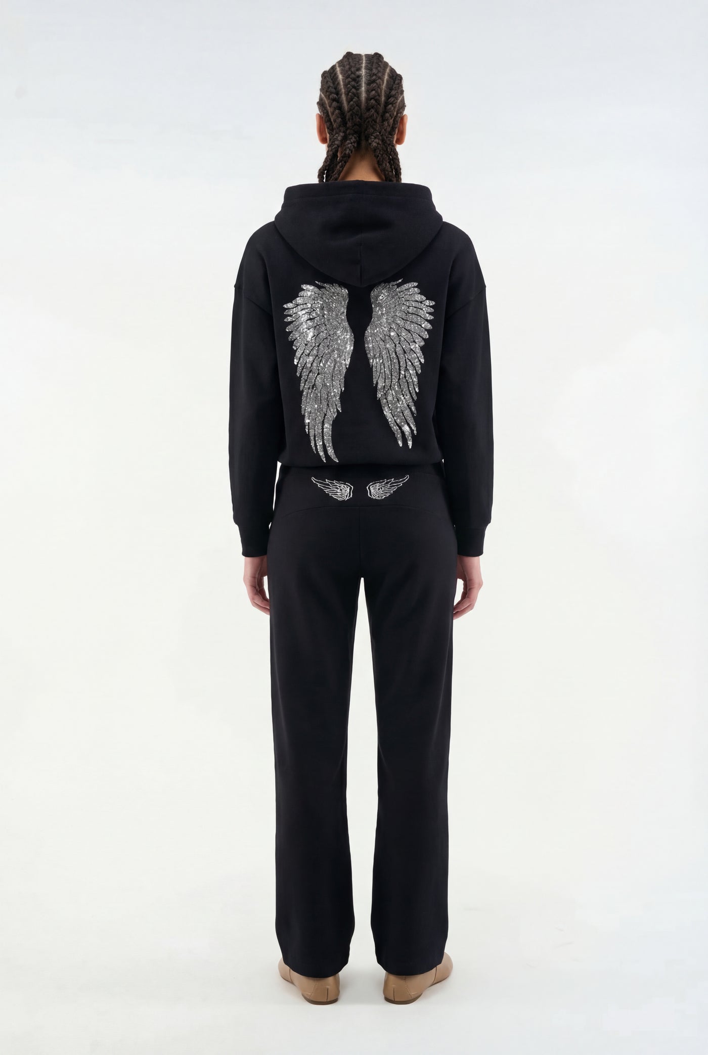 "WINGS" jogging noir｜SOWO
